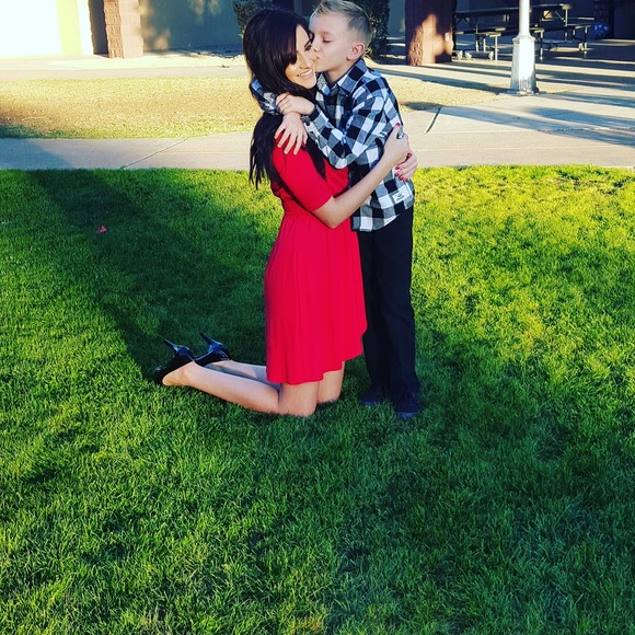 Profile Picture of Amber Roberts (@amberblisss) on Poshmark