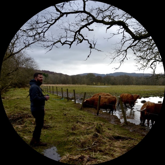 Profile Picture of Andrew Baylis (@bullroarer) on Poshmark