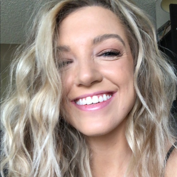 Profile Picture of Jeryn Creek (@jercreek) on Poshmark