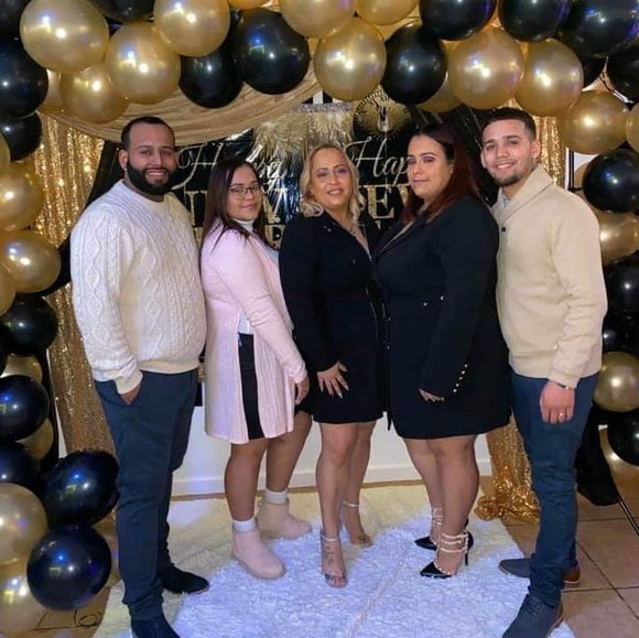 Profile Picture of Shelsy Lenises (@willenani) on Poshmark