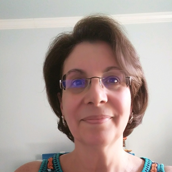 Profile Picture of Nancy Defazio (@dogonelover) on Poshmark
