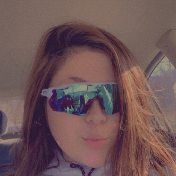 Profile Picture of Mackenzie Bean (@mackenziebea116) on Poshmark