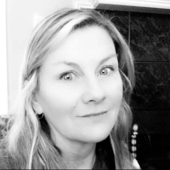 Profile Picture of Cherrill Hartsfield (@cherrill_h) on Poshmark