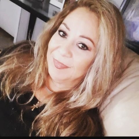 Profile Picture of Yolanda Botello (@y_botello) on Poshmark