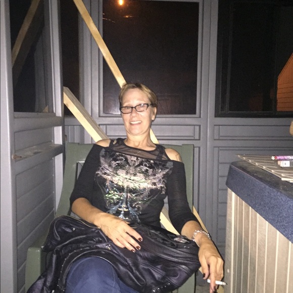 Profile Picture of Theresa Boals (@theresaefsgma) on Poshmark