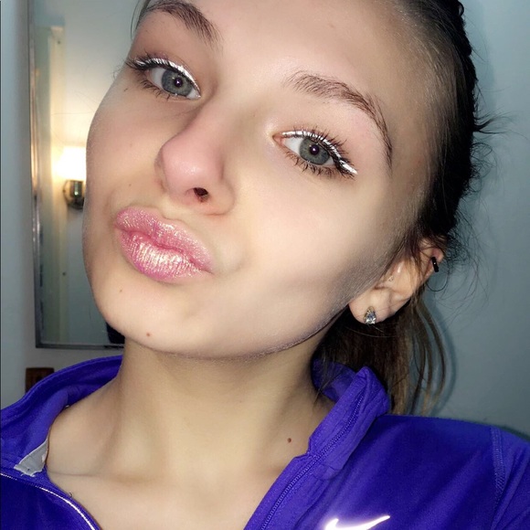 Profile Picture of Haley Spalding (@haleys32) on Poshmark