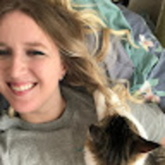 Profile Picture of Maddie Stracener (@maddiestracener) on Poshmark