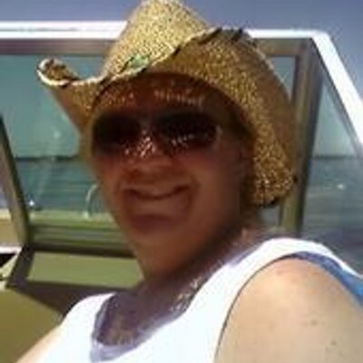 Profile Picture of Vicki Vaughan (@VickiRay68) on Twitter