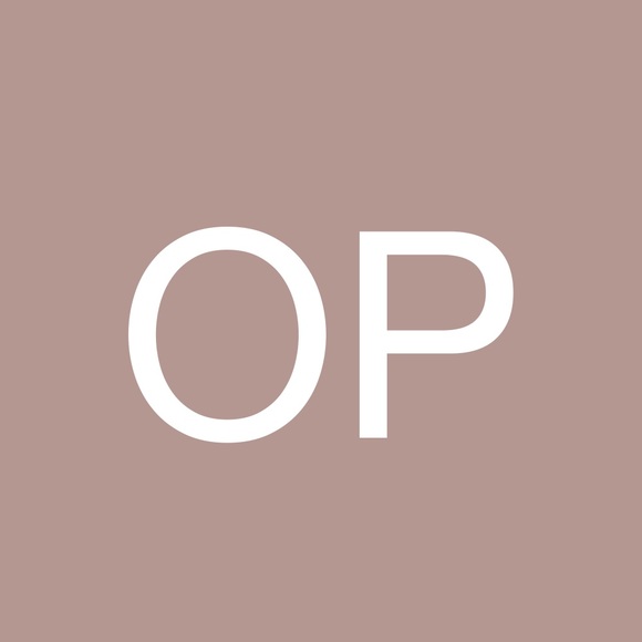 Profile Picture of Olivia Plumpe (@oliviaplumpe) on Poshmark