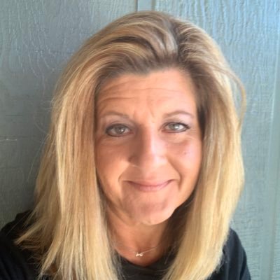 Profile Picture of Jennifer Parrish (@j_paige14) on Twitter