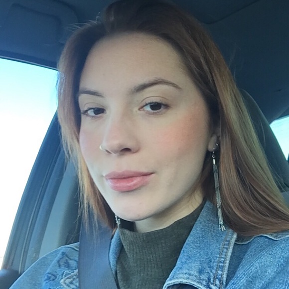 Profile Picture of Dani Piper (@danibug999) on Poshmark