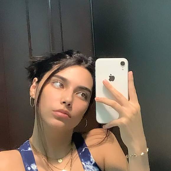 Profile Picture of Gissela James (@gisselajames) on Poshmark