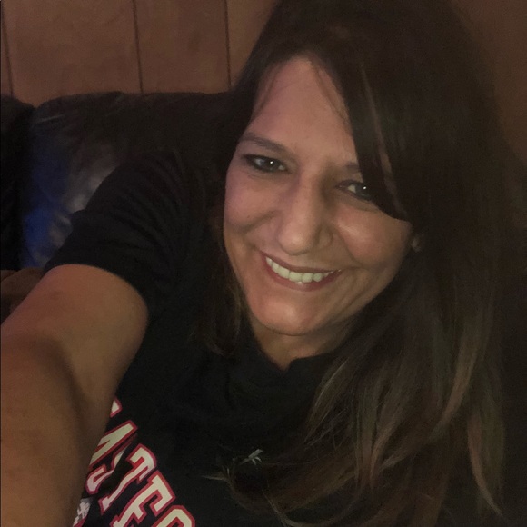 Profile Picture of Sammie Winslett (@sammiegotcher) on Poshmark