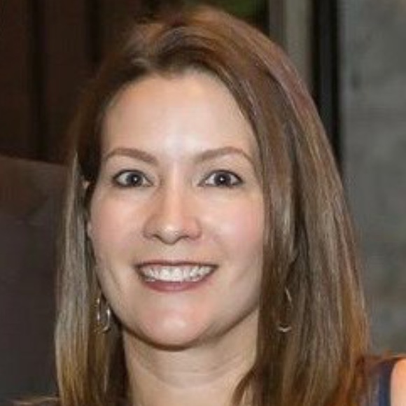 Profile Picture of Dana Naddelman (@dnaddelman) on Poshmark