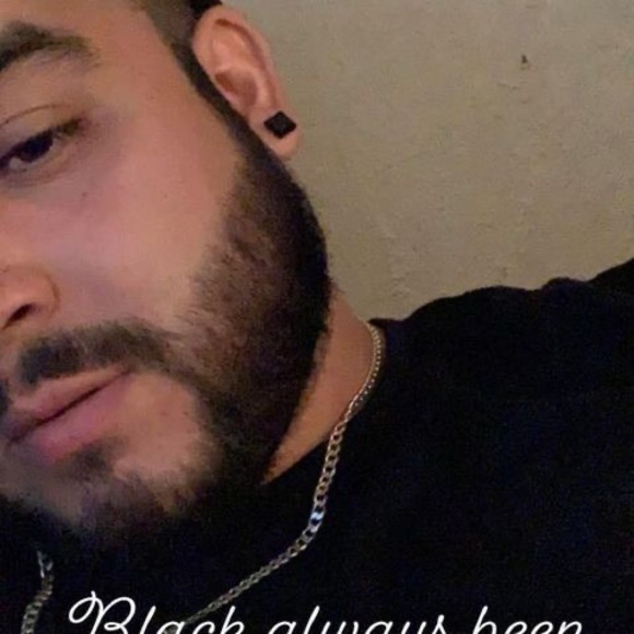 Profile Picture of Alex Quezada (@quezada_503) on Poshmark