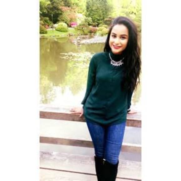 Profile Picture of Reecha Martis (@riley21) on Poshmark