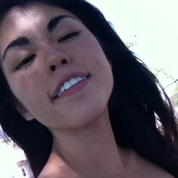 Profile Picture of Jennifer Chung (@blazinasianjenn) on Poshmark