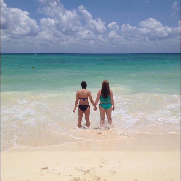 Profile Picture of Amber Chucci (@achucci) on Poshmark