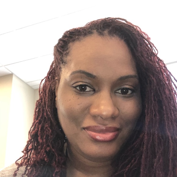 Profile Picture of Kimberly Irving (@mrskrirving) on Poshmark