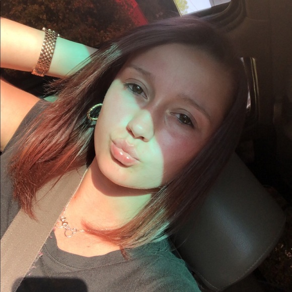 Kayleigh Hinesley - Poshmark Profile Picture of Kayleigh Hinesley (@hinesleykp) on Poshmark