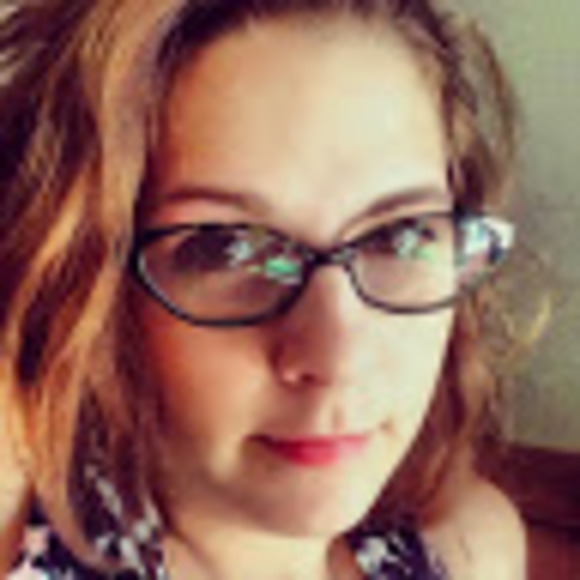 Profile Picture of Charity Rakestraw (@charitywait) on Poshmark
