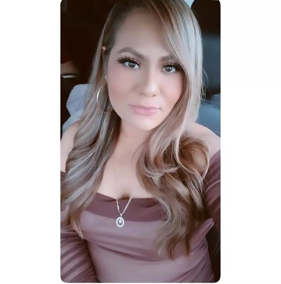 Profile Picture of Mona Jimenez (@mona_jimenez) on Poshmark