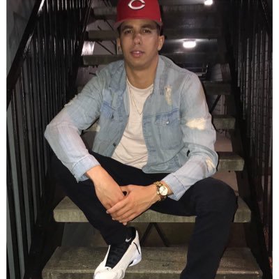 Profile Picture of Adrian Ross (@BottleOf_ROSSay) on Twitter