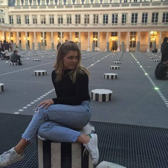 Profile Picture of Lucy Parr (@lucilleparr) on Poshmark