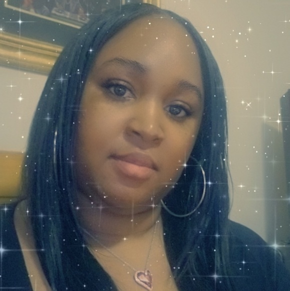 Profile Picture of Lakiya Pasley (@lakiyapasley) on Poshmark