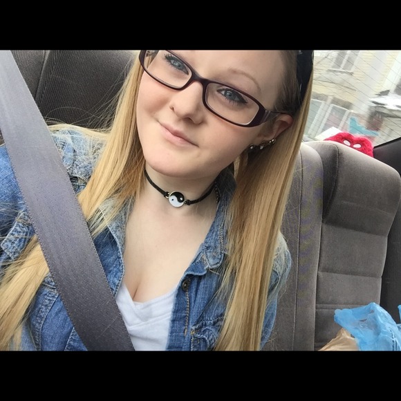 Profile Picture of Danielle Cabanas (@daniellecabanas) on Poshmark