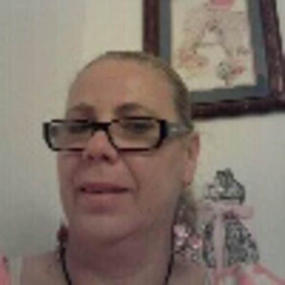 Profile Picture of Aridia Hidalgo (@ardilla) on Poshmark
