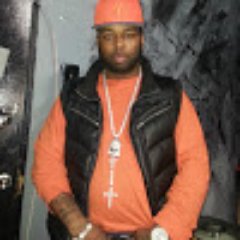 Profile Picture of Dustin Singleton (@Mr_I_Sling_Ink0) on Twitter