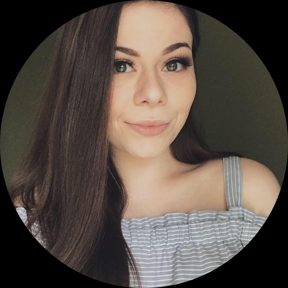 Haley Bethune - Poshmark Profile Picture of Haley Bethune (@haleymadisen) on Poshmark