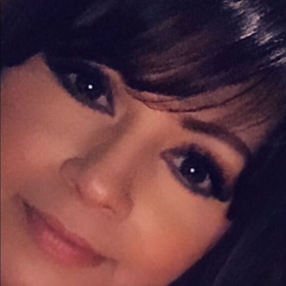 Profile Picture of Sonia Aleman (@saleman35) on Poshmark