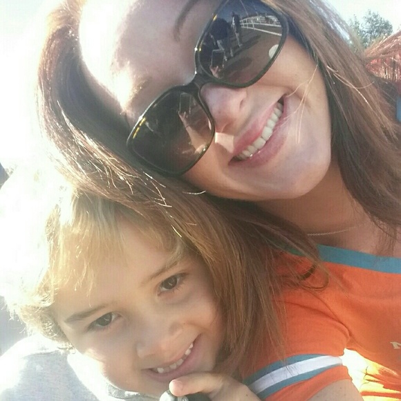 Profile Picture of Casey Parsley (@caseymarie9909) on Poshmark