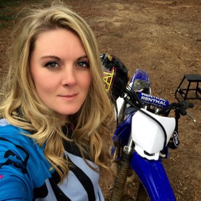 Profile Picture of Stephanie (@Bu2erf1y) on Twitter