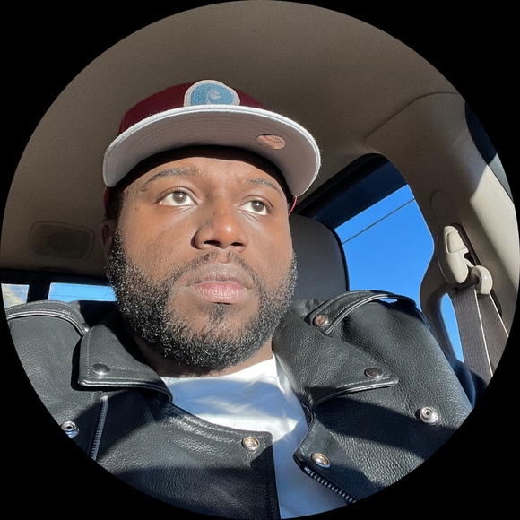 Profile Picture of Antonio Lowe (@stunnalo) on Poshmark