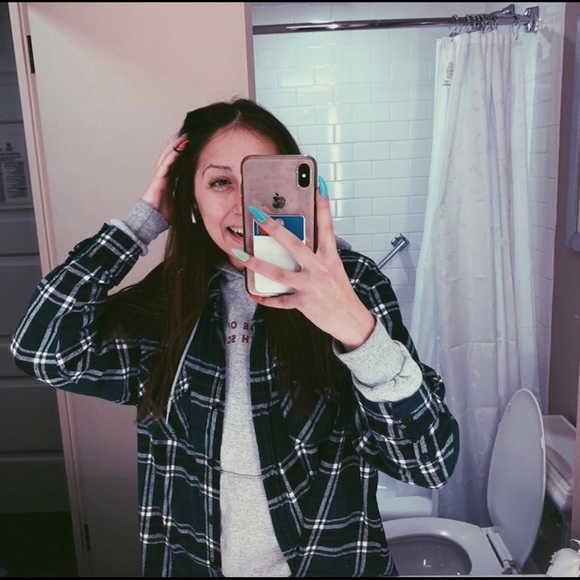 Profile Picture of Miranda Mccarthy (@myra02236) on Poshmark