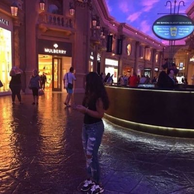 Profile Picture of R. (@rubakha72) on Twitter