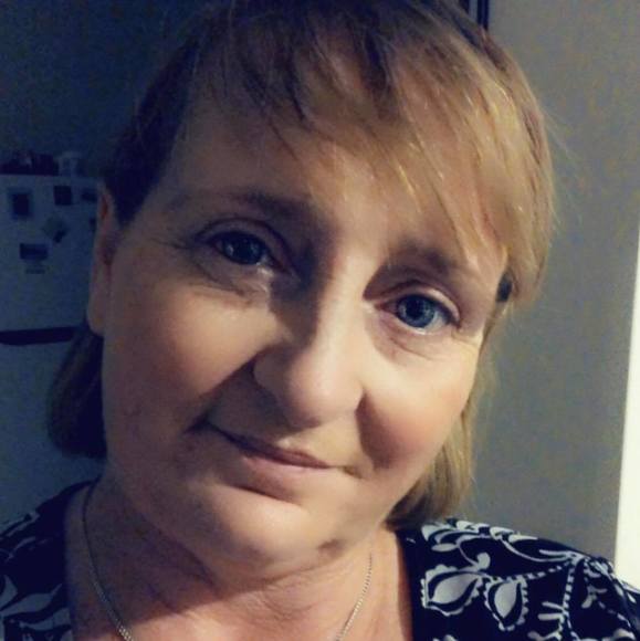 Profile Picture of Suzanne Pearce (@yokine16) on Poshmark