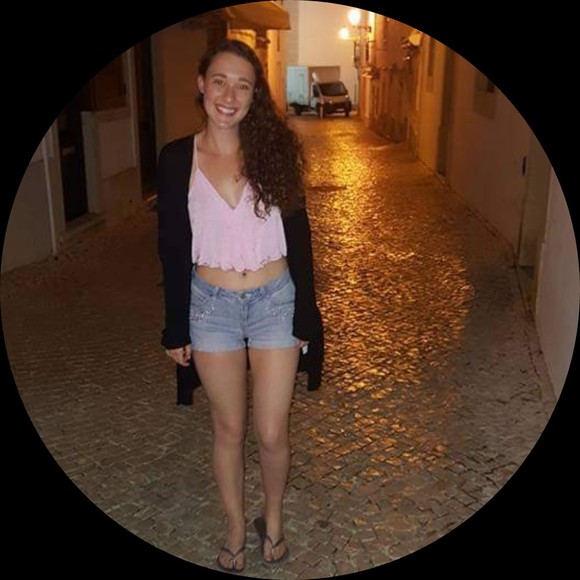 Profile Picture of Melody Dieckman (@melody_dieckman) on Poshmark