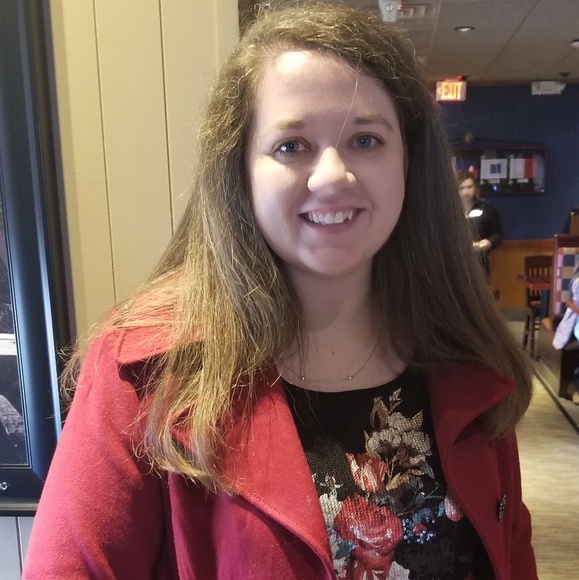 Profile Picture of Christie Hudnall (@christiehudnall) on Poshmark