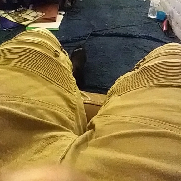 Profile Picture of Aurther Curry (@donmark12) on Poshmark