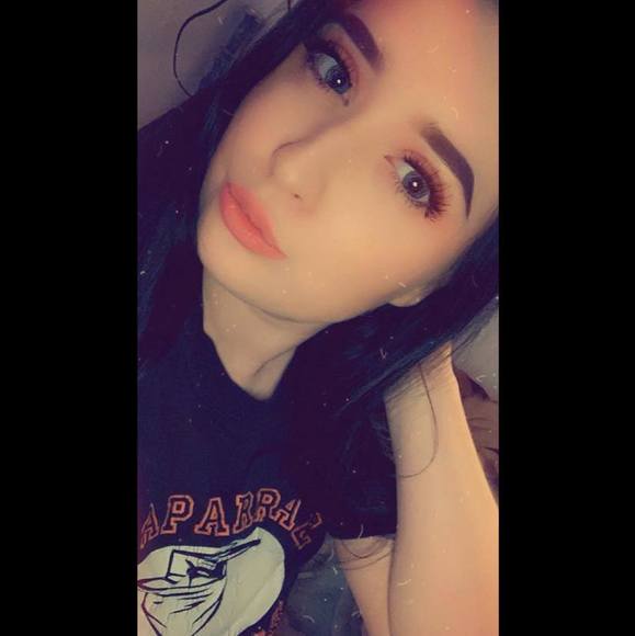 Profile Picture of Tori Douglas (@toridouglas02) on Poshmark