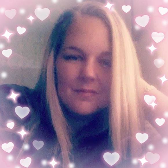 Profile Picture of Lisa Dunaway (@lisa_dunaway) on Poshmark