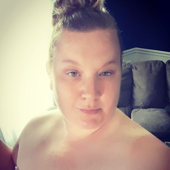 Profile Picture of Jasmine Stigall (@jasmines05) on Poshmark