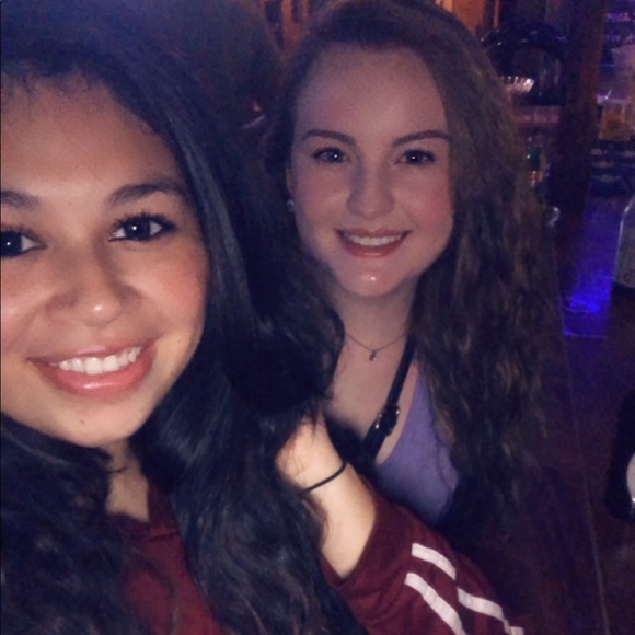 Profile Picture of Kimberly Mier (@kimmier13) on Poshmark