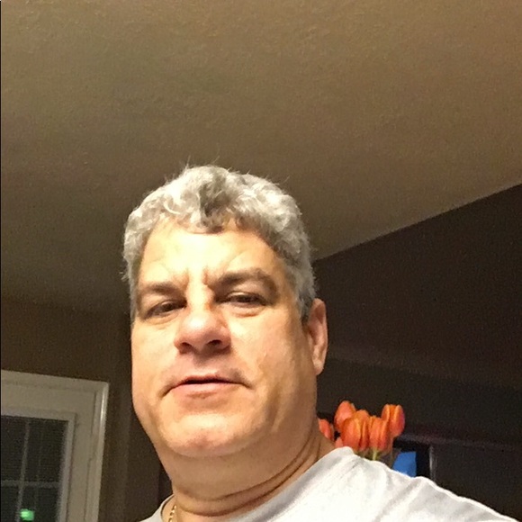 Profile Picture of Gary Boyer (@gkboyer) on Poshmark