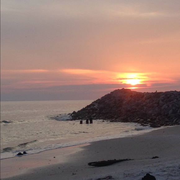 Profile Picture of Kari Lauderbaugh (@karilauderbaugh) on Poshmark