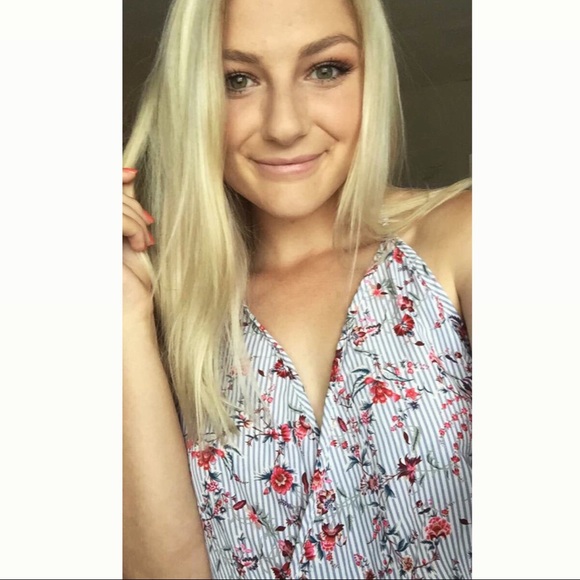 Profile Picture of Carlee Chasek (@carleerc) on Poshmark